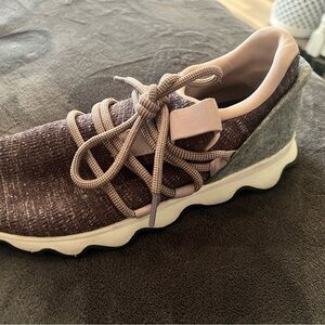 Sorel tennis shoe. Worn a handful of times. Great condition and comfy!